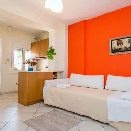 מלון דירות Amversa's House 3*