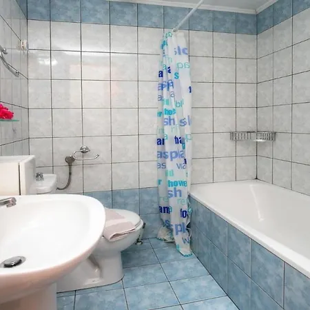 Amversa's House 3* بوتوس