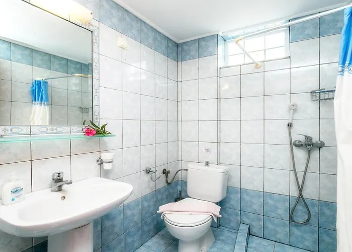 Amversa's House Potos