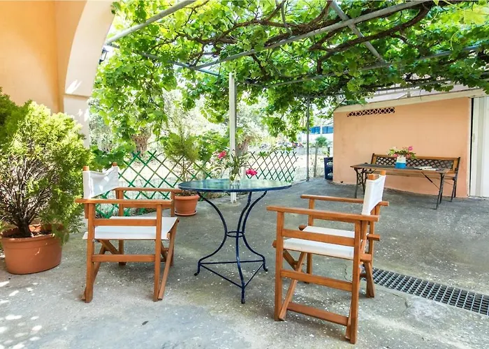 Amversa's House Apartahotel 3*